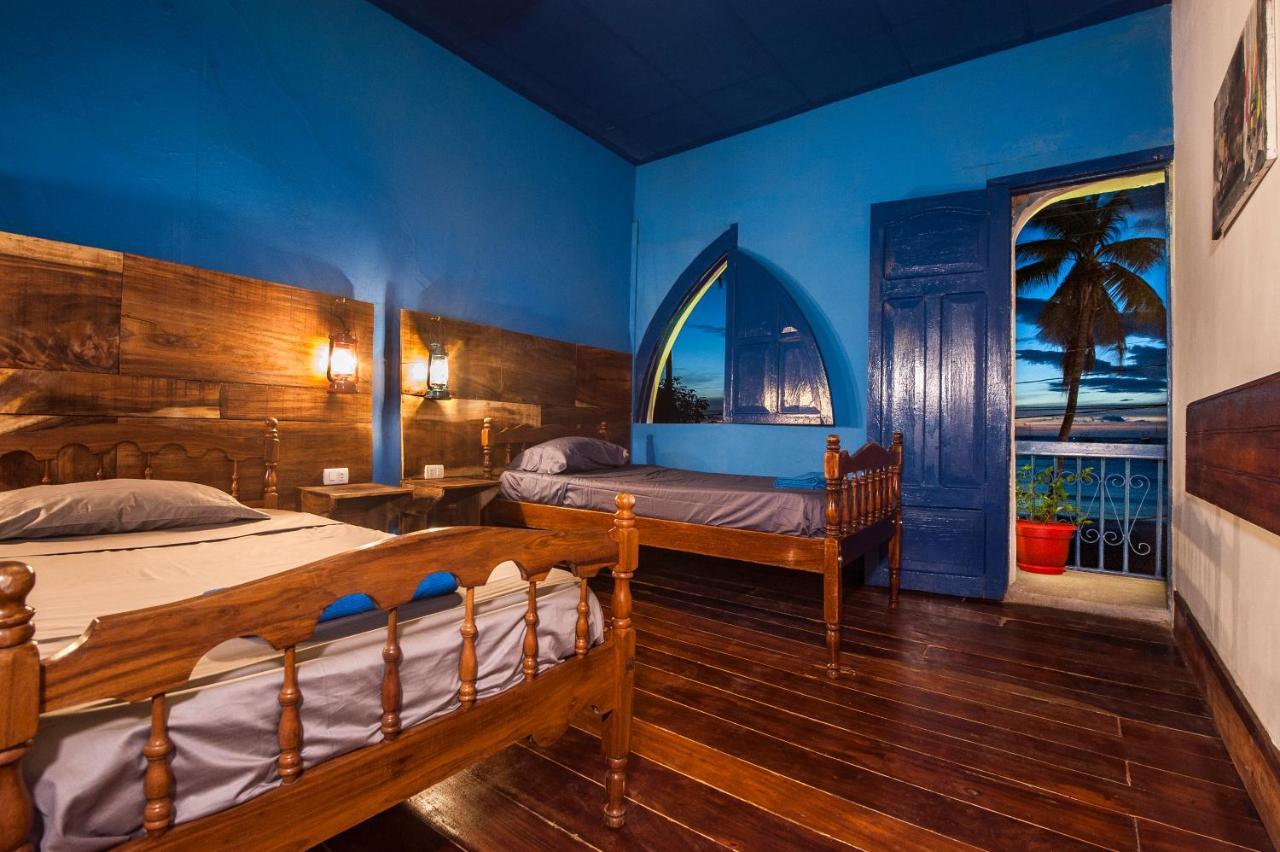 Estrella Beachfront Hotel サン・フアン・デル・スル エクステリア 写真